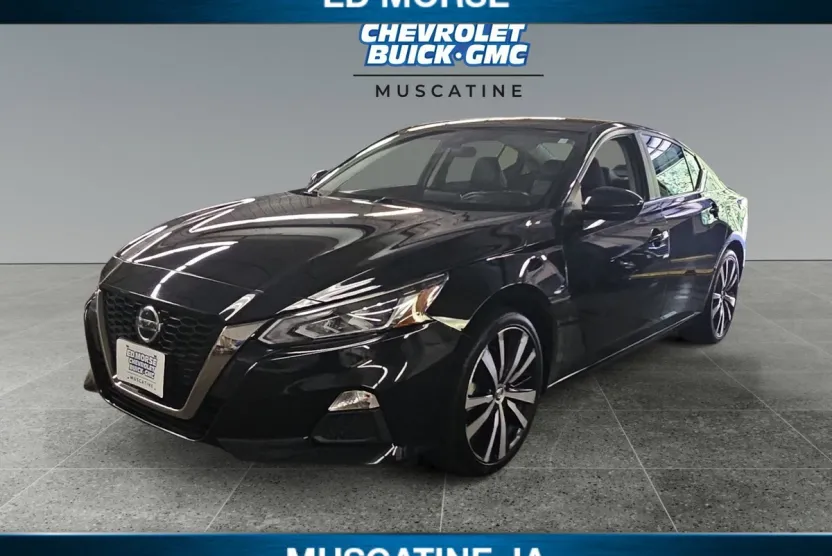 2022 Nissan Altima 2.5 SR photo 1