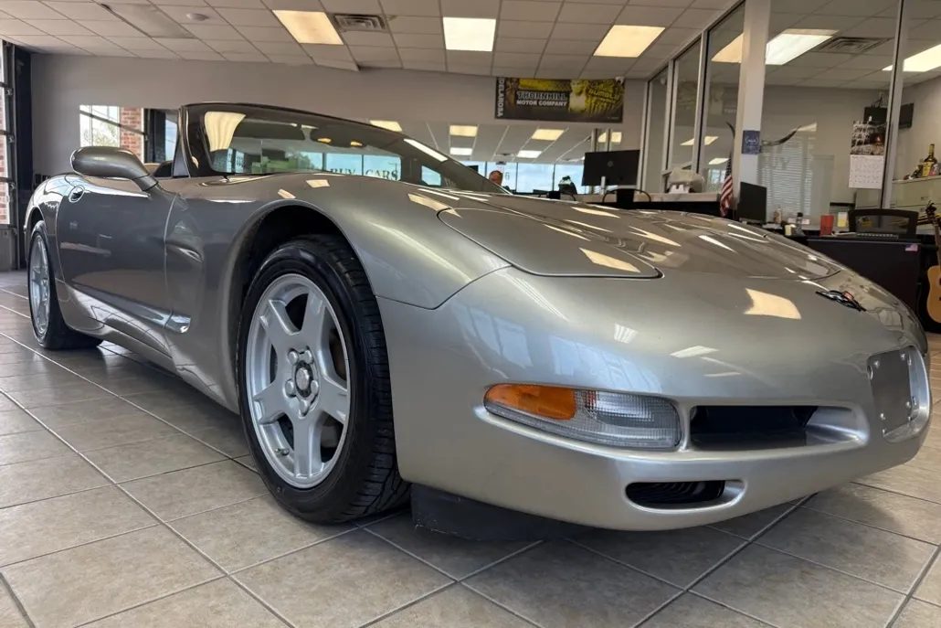 1998 Chevrolet Corvette photo 1