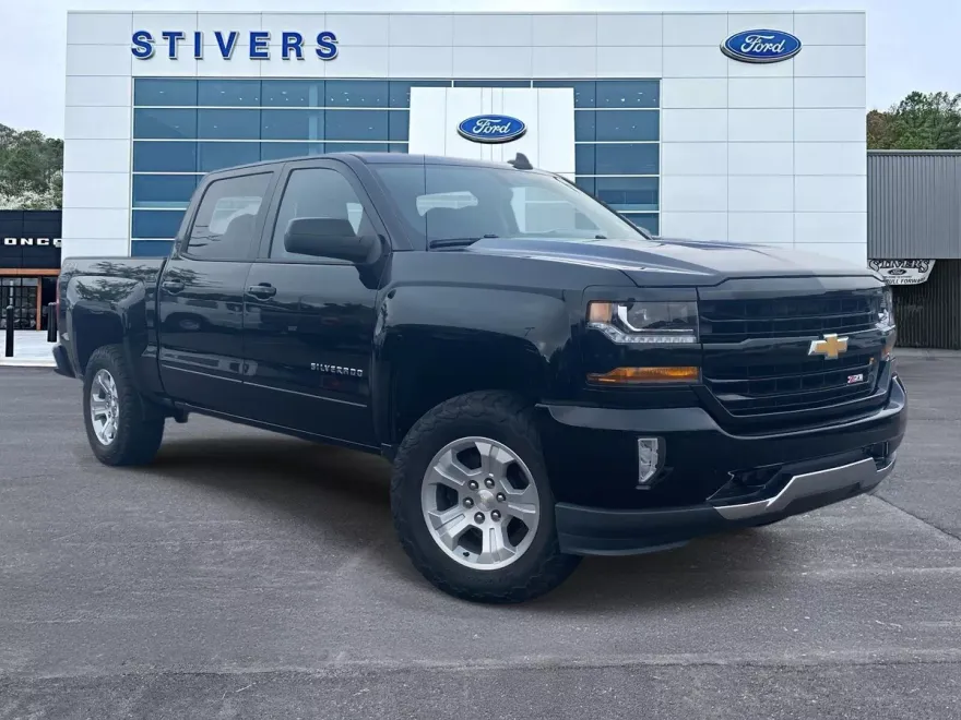 2018 Chevrolet Silverado 1500 LT photo 1