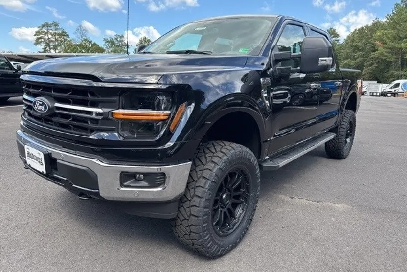 2024 Ford F-150 XLT photo 1