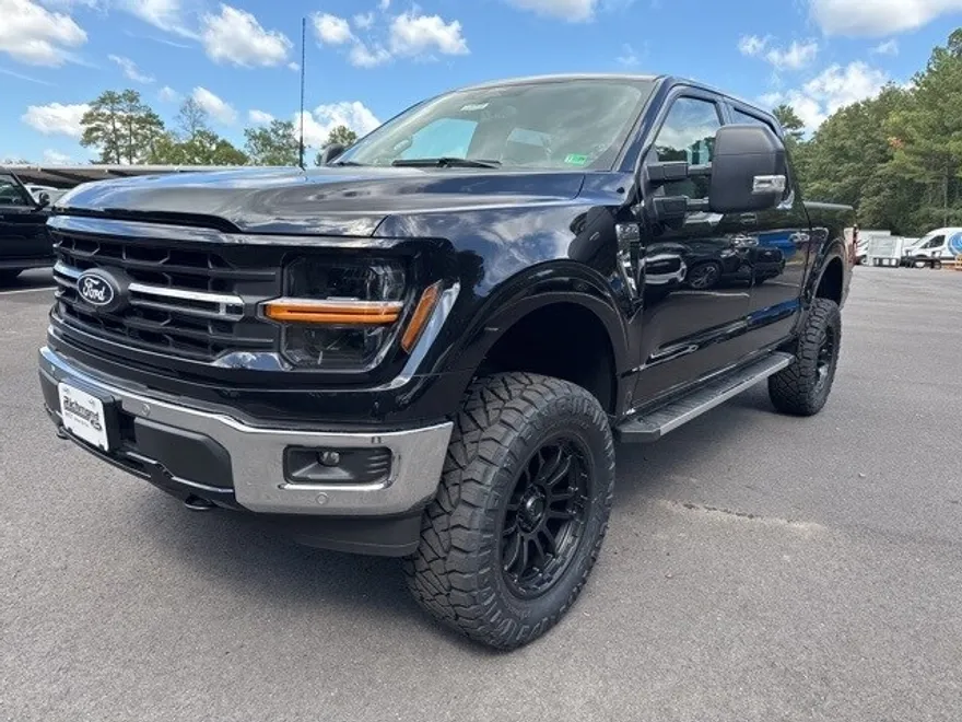 2024 Ford F-150 XLT photo 1