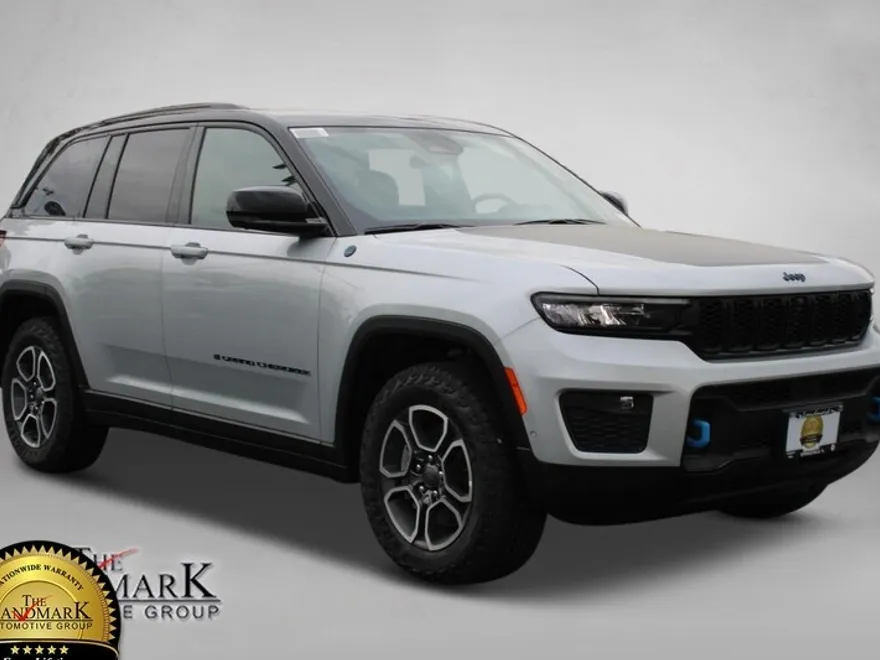 2023 Jeep Cherokee Trailhawk 4xe photo 1