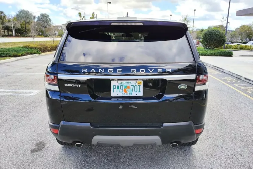 2016 Land Rover Range Rover Sport SE photo 1