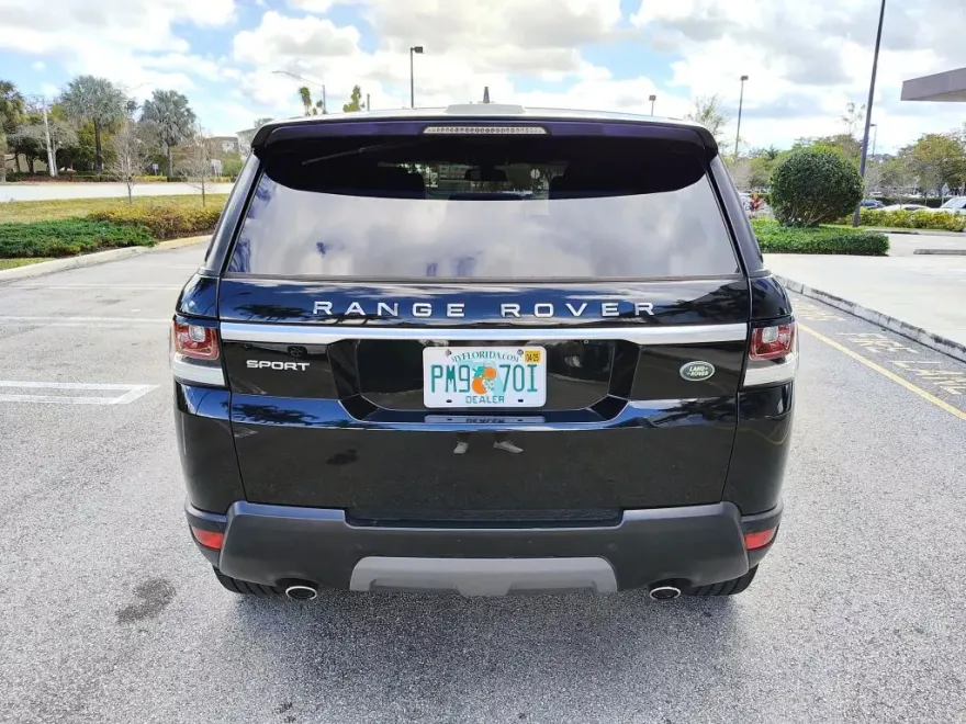 2016 Land Rover Range Rover Sport SE photo 1