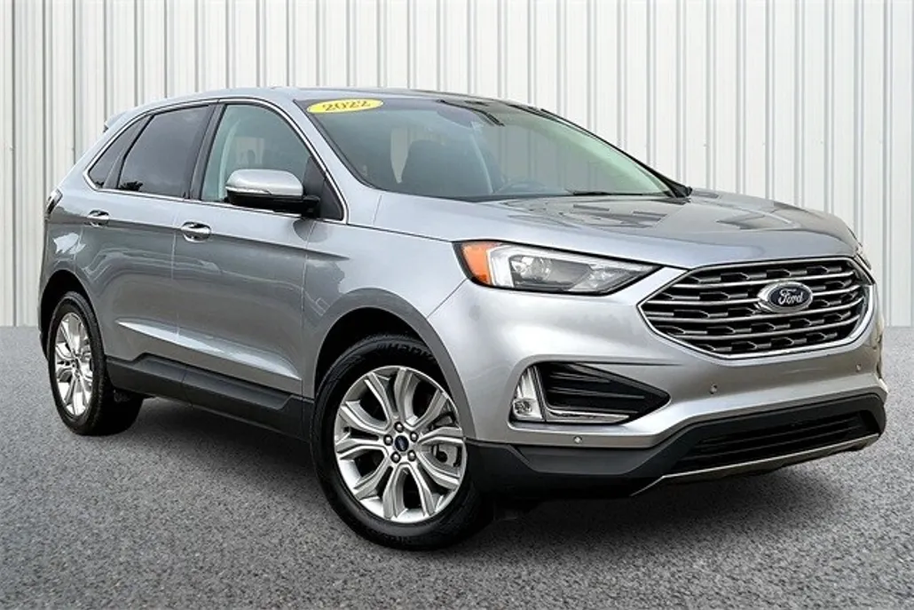 2022 Ford Edge Titanium photo 1