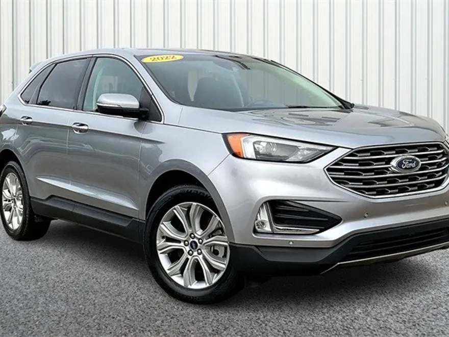 2022 Ford Edge Titanium photo 1