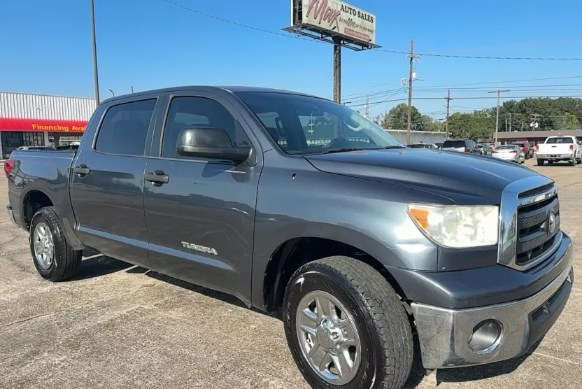 2010 Toyota Tundra CrewMax photo 1