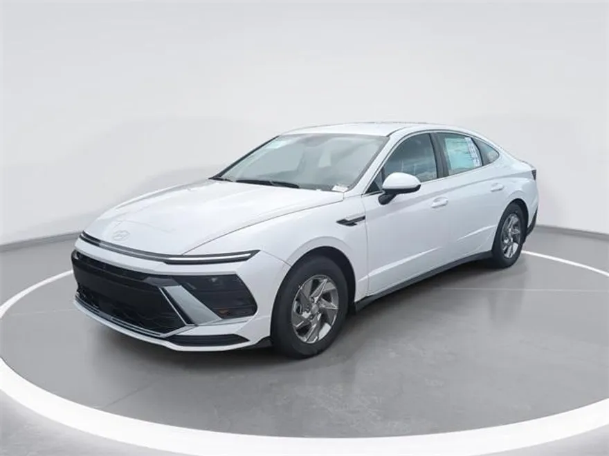 2025 Hyundai Sonata SE photo 1