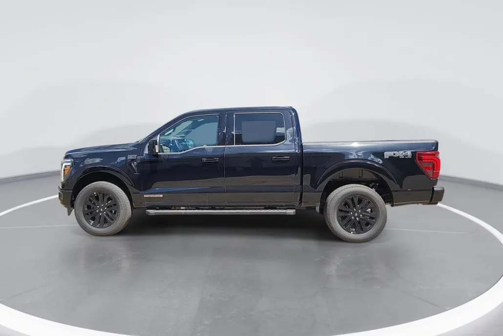 2025 Ford F-150 Lariat photo 1