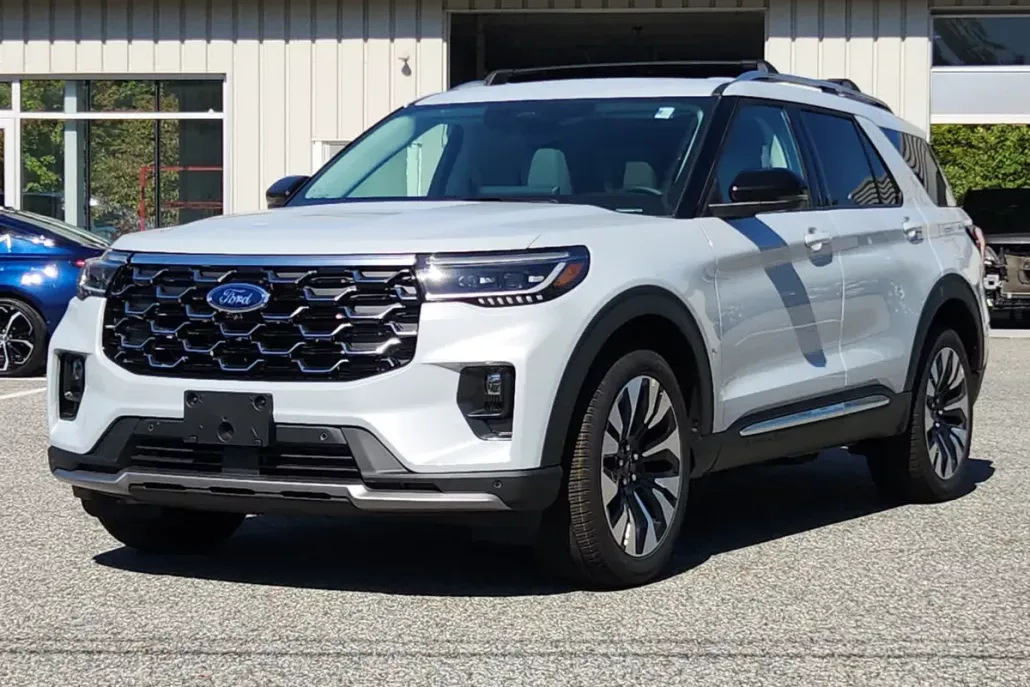 2025 Ford Explorer Platinum photo 1