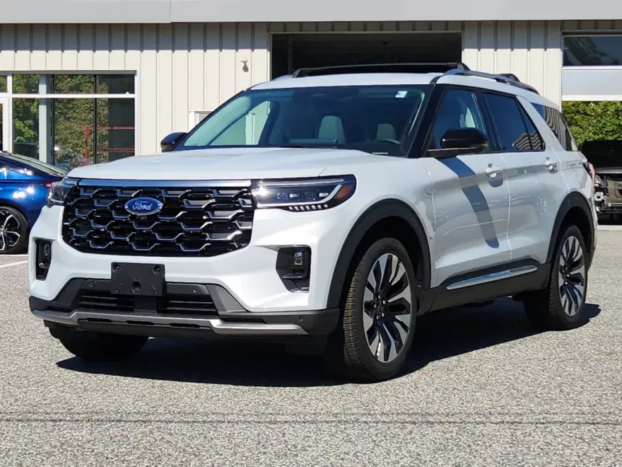 2025 Ford Explorer Platinum photo 1