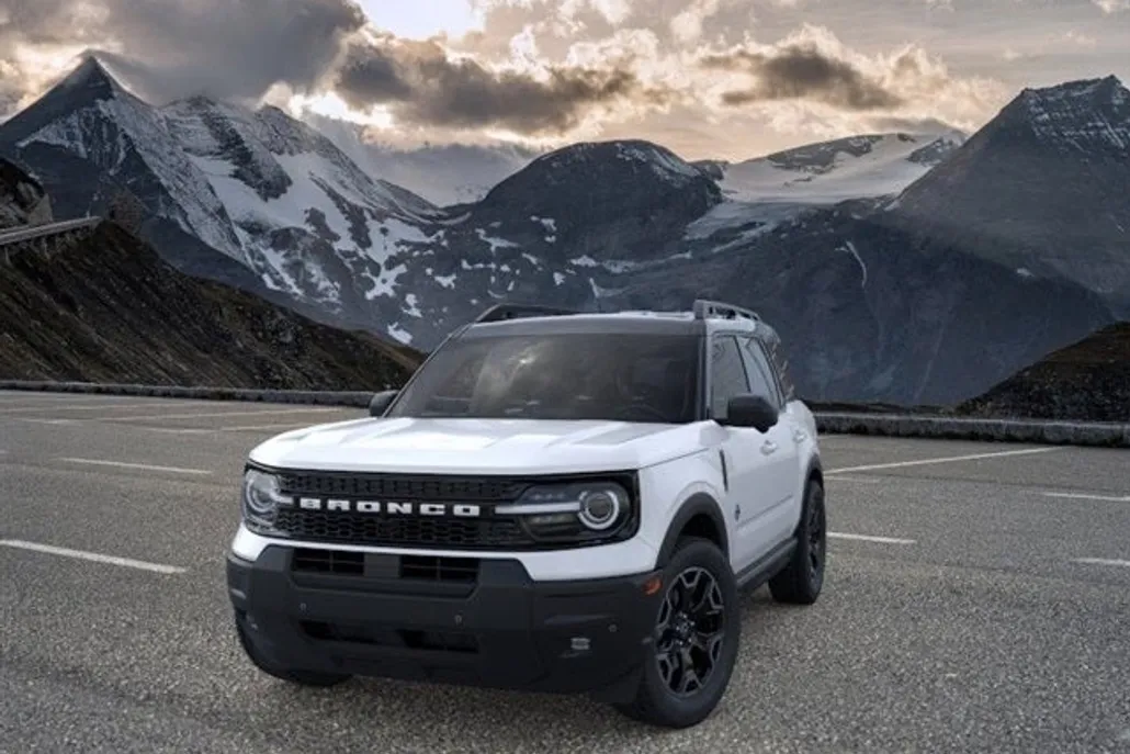 2025 Ford Bronco Sport Outer Banks photo 1