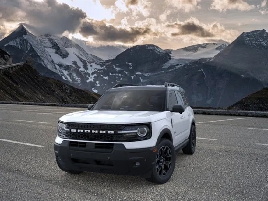 2025 Ford Bronco Sport Outer Banks photo 1