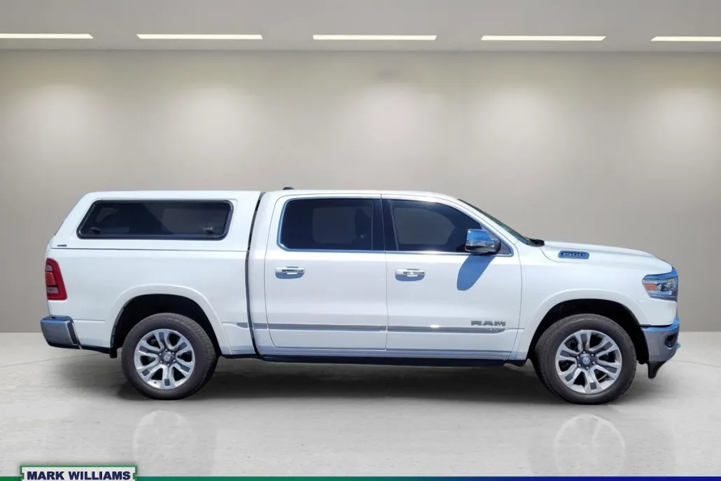 2022 Ram 1500 Limited photo 1