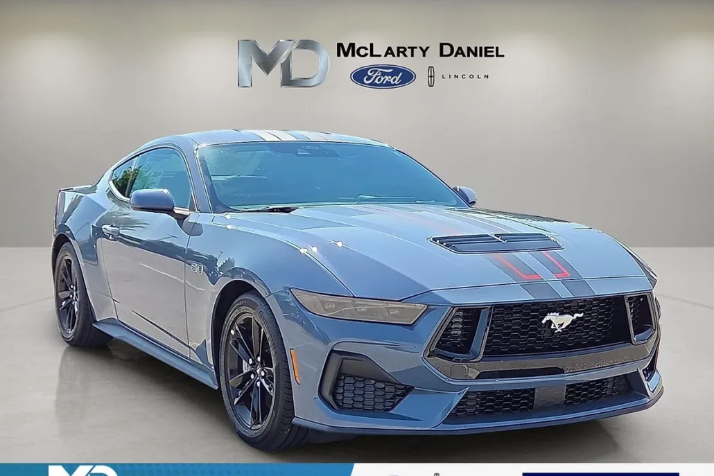 2025 Ford Mustang GT photo 1