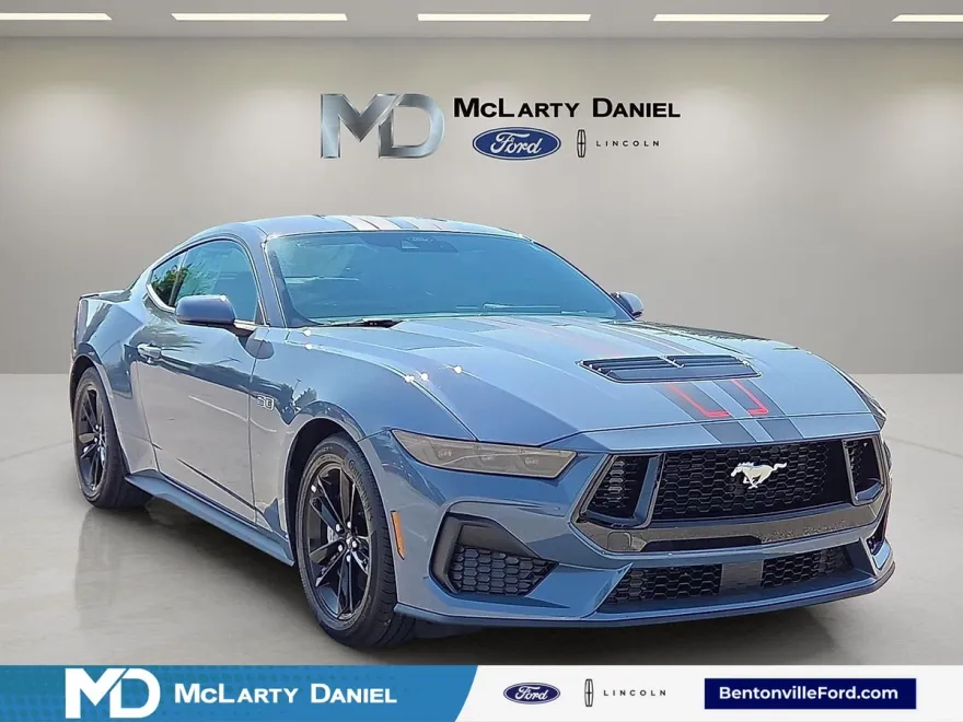 2025 Ford Mustang GT photo 1
