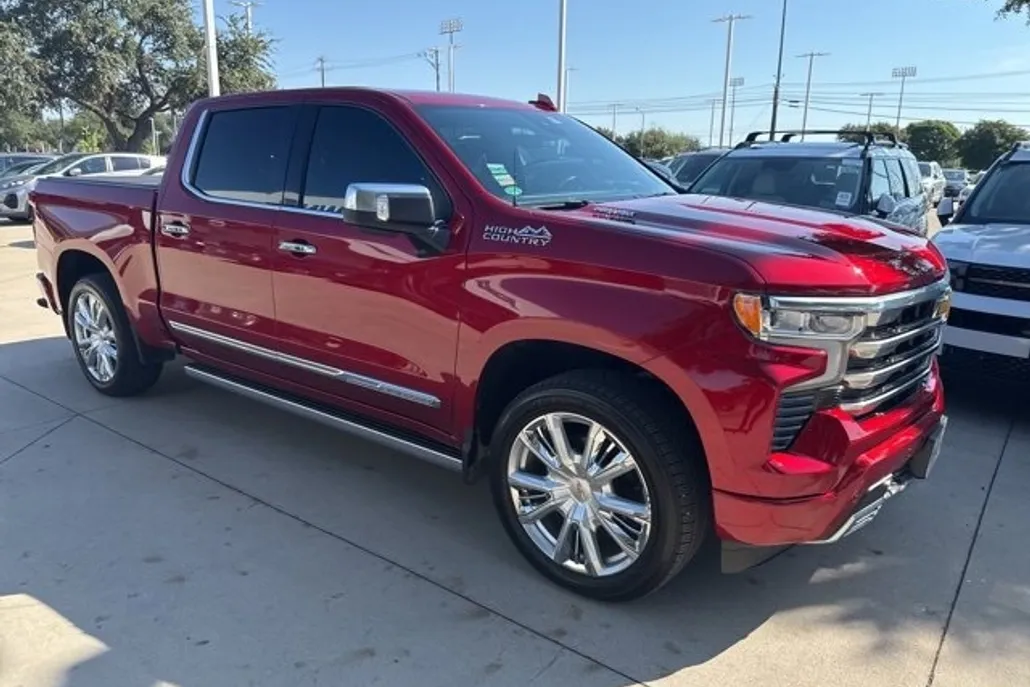 2024 Chevrolet Silverado 1500 High Country photo 1