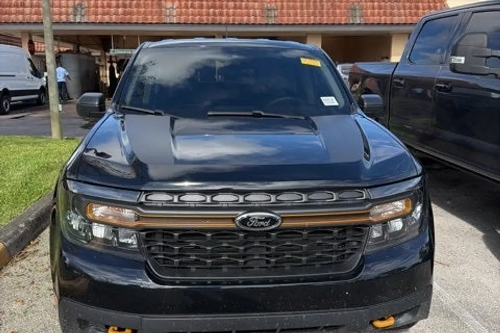 2024 Ford Maverick XLT photo 1