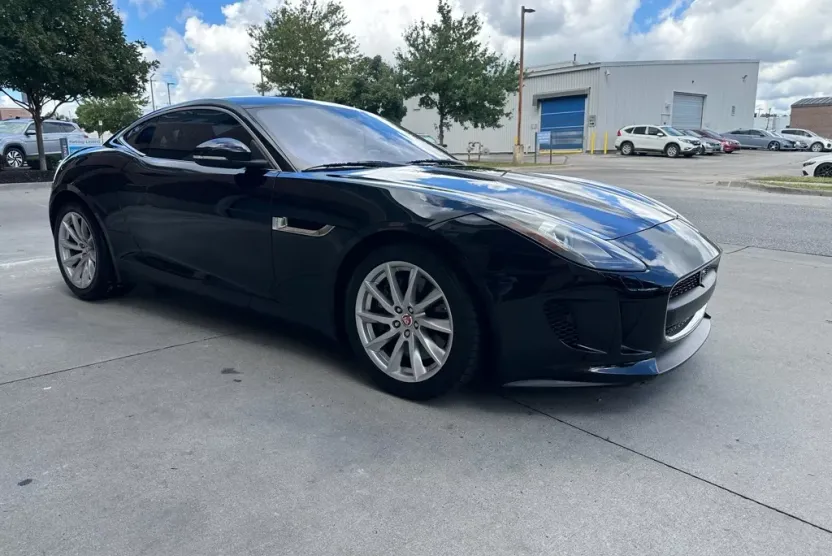 2017 Jaguar F-TYPE Premium photo 1