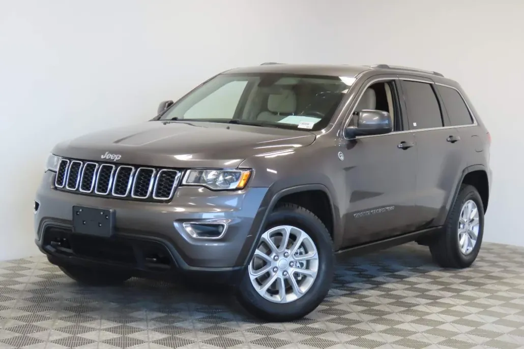 2021 Jeep Grand Cherokee Laredo E photo 1