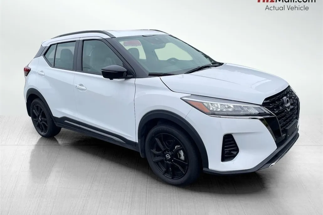 2024 Nissan Kicks SR photo 1