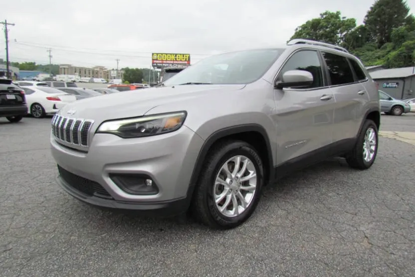 2019 Jeep Cherokee Latitude photo 1