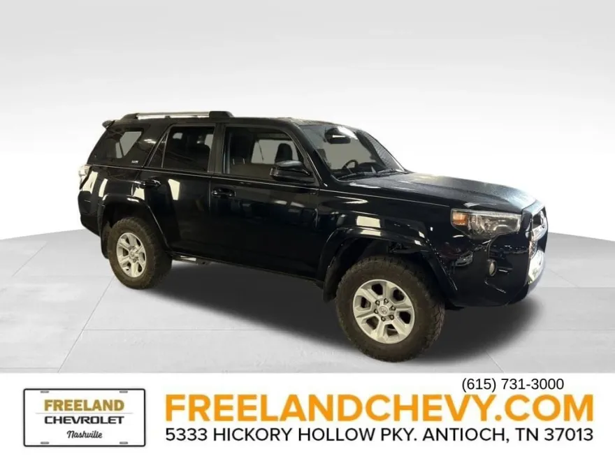 2019 Toyota 4Runner SR5 photo 1