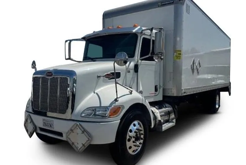 2020 Peterbilt 337 photo 1