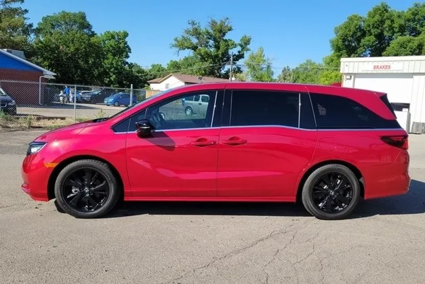 2023 Honda Odyssey Sport photo 1