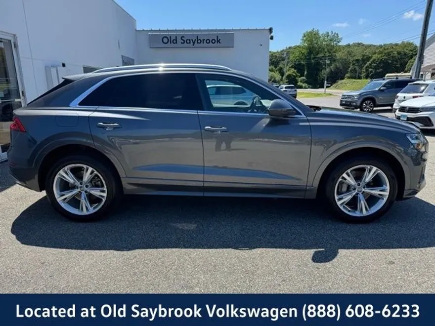 2019 Audi Q8 Premium photo 1