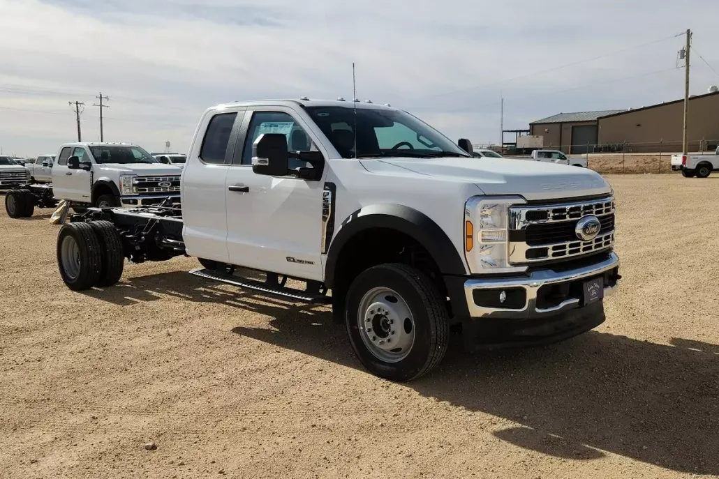 2024 Ford F-550 photo 1