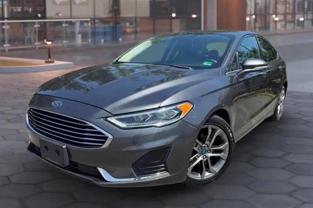 2020 Ford Fusion SEL photo 1