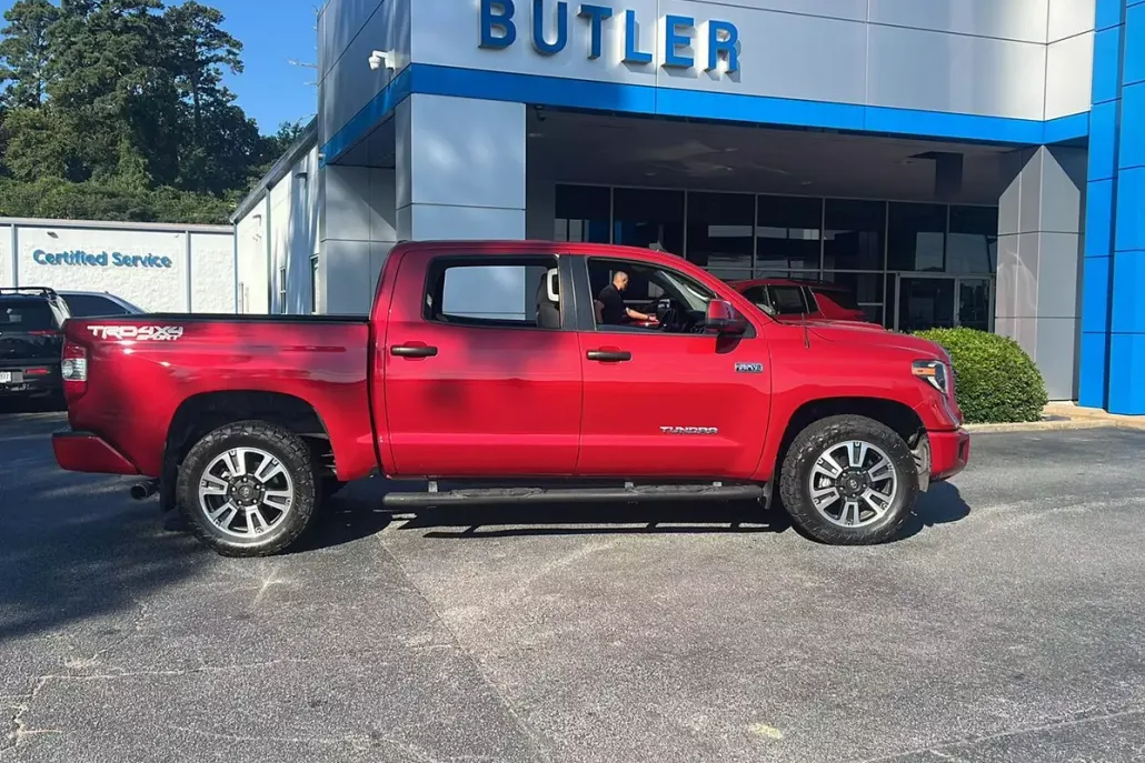 2019 Toyota Tundra SR5 CrewMax photo 1