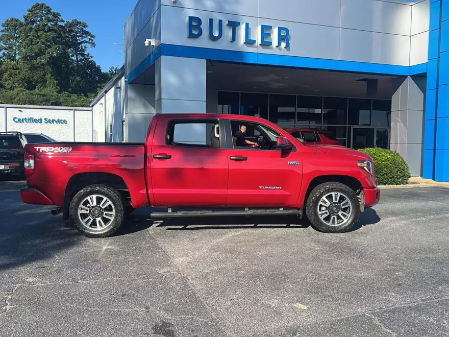 2019 Toyota Tundra SR5 CrewMax photo 1