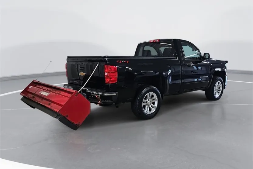 2018 Chevrolet Silverado 1500 LT photo 1