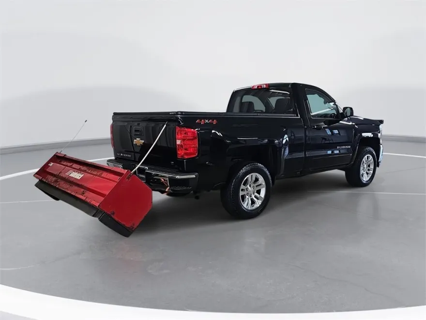 2018 Chevrolet Silverado 1500 LT photo 1