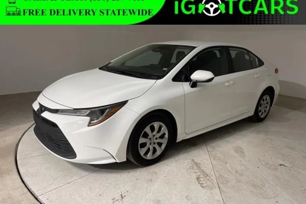 2023 Toyota Corolla LE photo 1