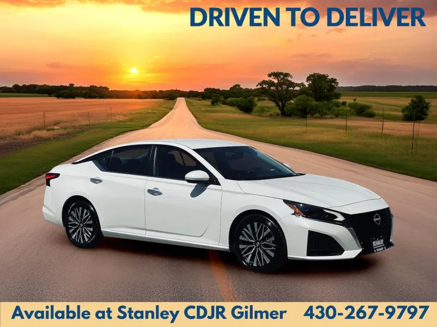 2023 Nissan Altima 2.5 SV photo 1