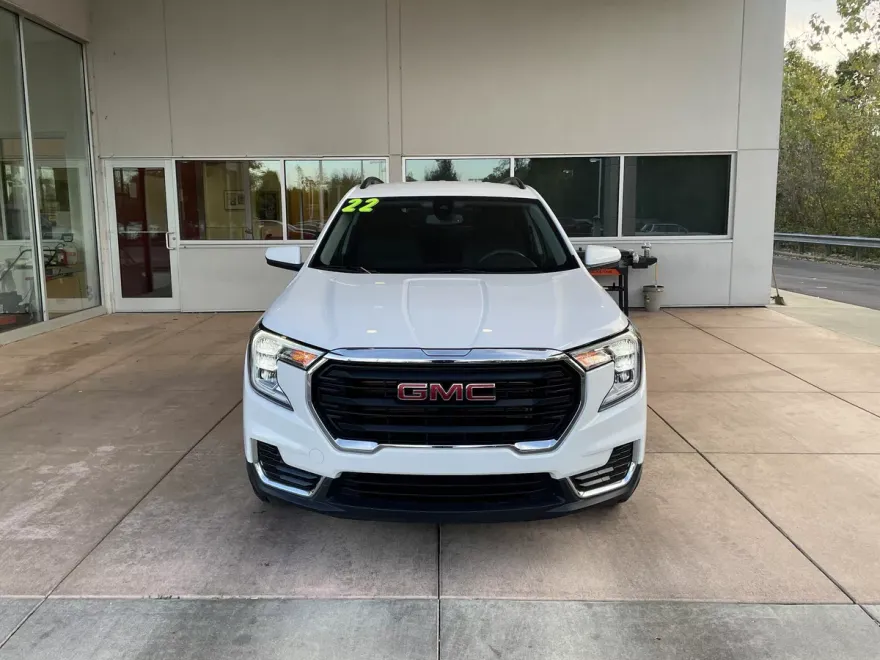 2022 Gmc Terrain SLE photo 1