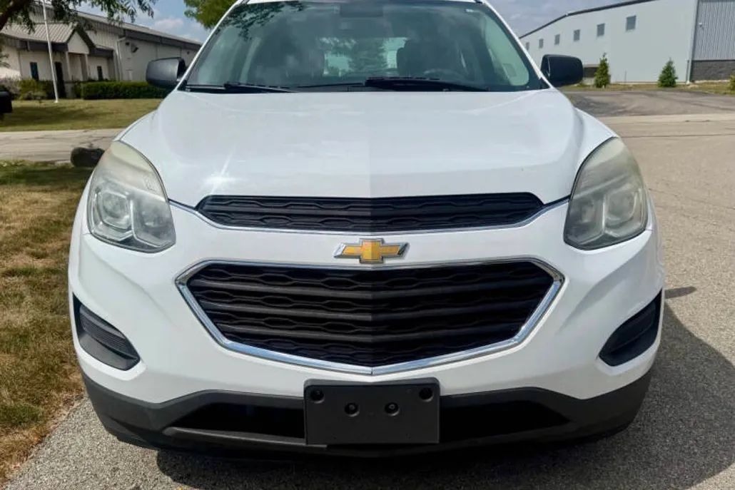 2016 Chevrolet Equinox LS photo 1