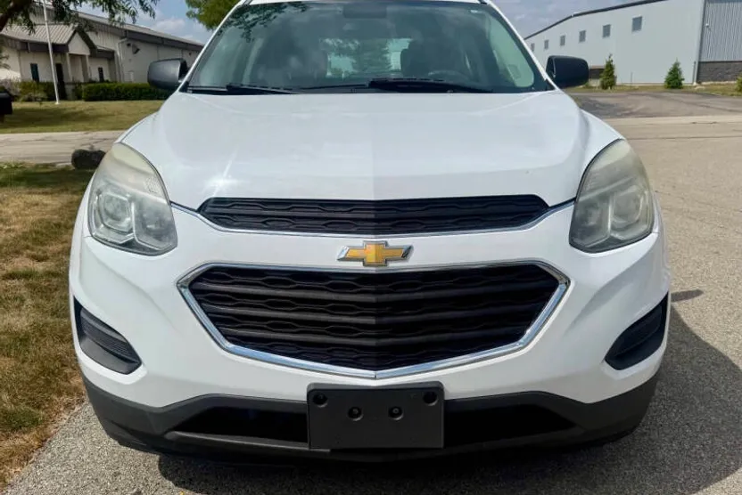 2016 Chevrolet Equinox LS photo 1
