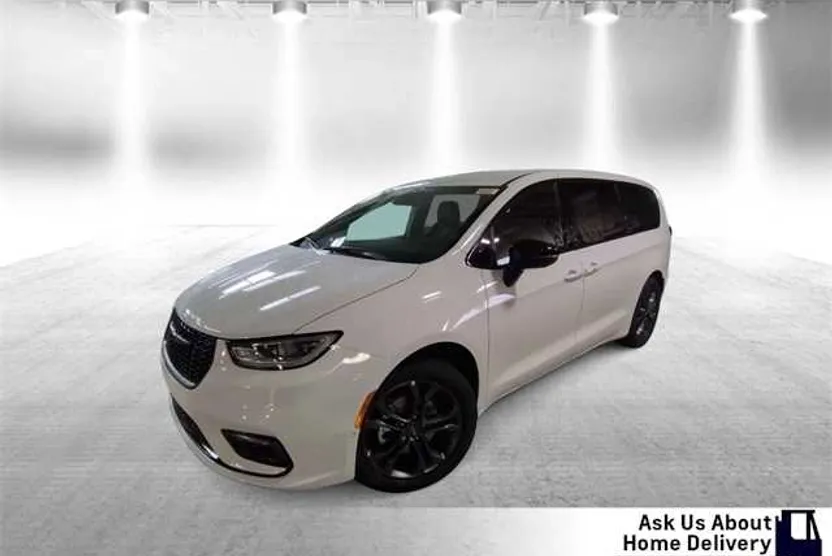 2026 Chrysler Pacifica photo 1