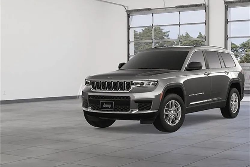 2025 Jeep Grand Cherokee Laredo photo 1