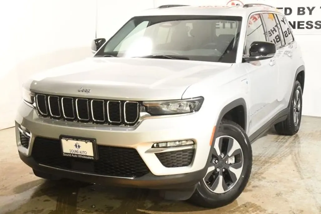 2022 Jeep Cherokee Limited 4xe photo 1