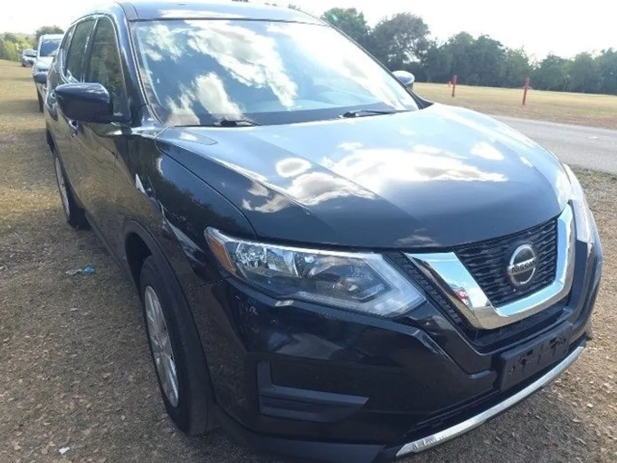 2019 Nissan Rogue S photo 1