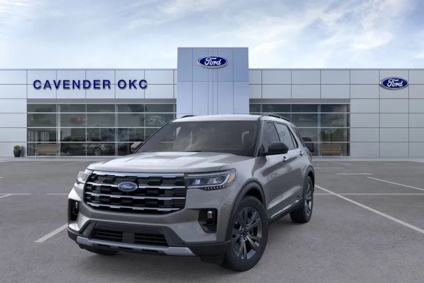 2025 Ford Explorer photo 1