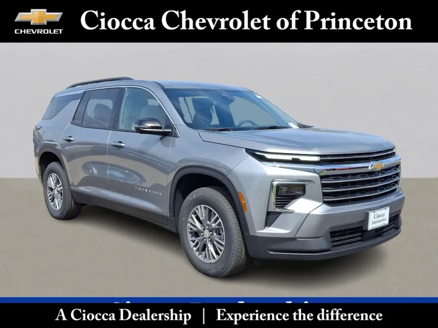 2025 Chevrolet Traverse photo 1