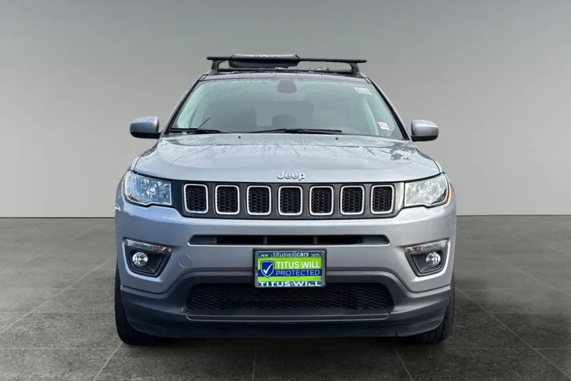 2020 Jeep Compass Latitude photo 1
