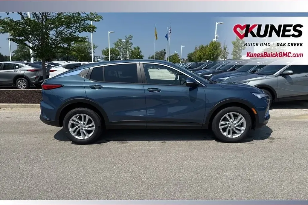 2025 Buick Envista Preferred photo 1