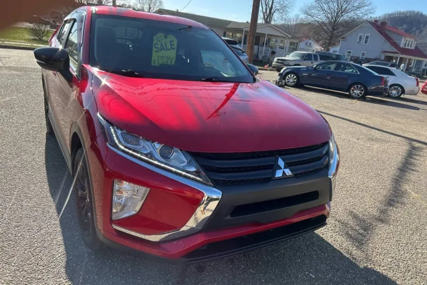 2018 Mitsubishi Eclipse Cross LE photo 1